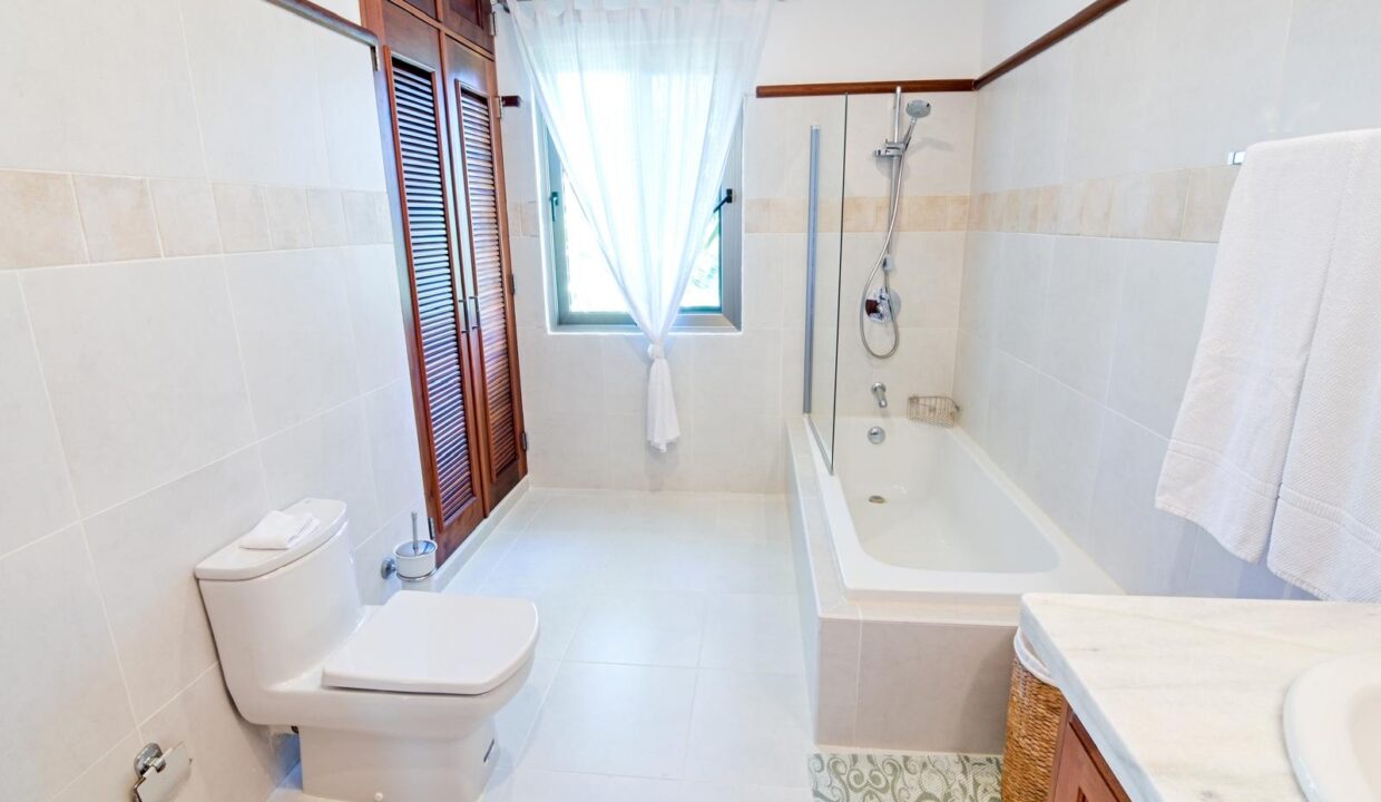 Villa for Sale in Cocotal Golf & Country Club Punta Cana Iana Rogova