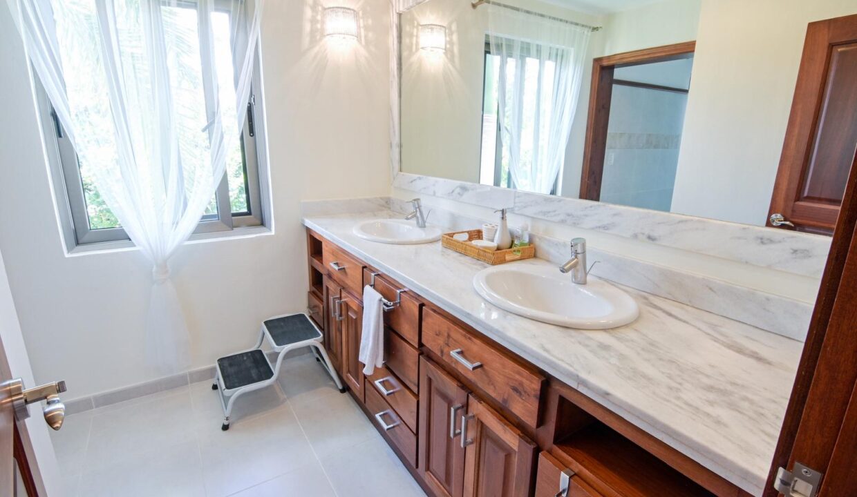 Villa for Sale in Cocotal Golf & Country Club Punta Cana Iana Rogova