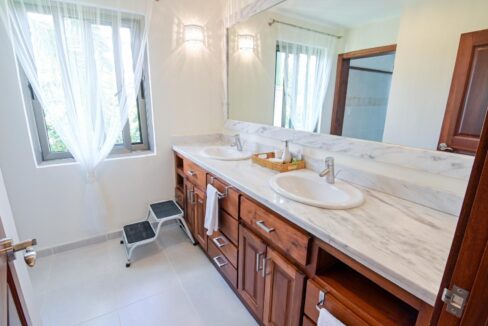 Villa for Sale in Cocotal Golf & Country Club Punta Cana Iana Rogova
