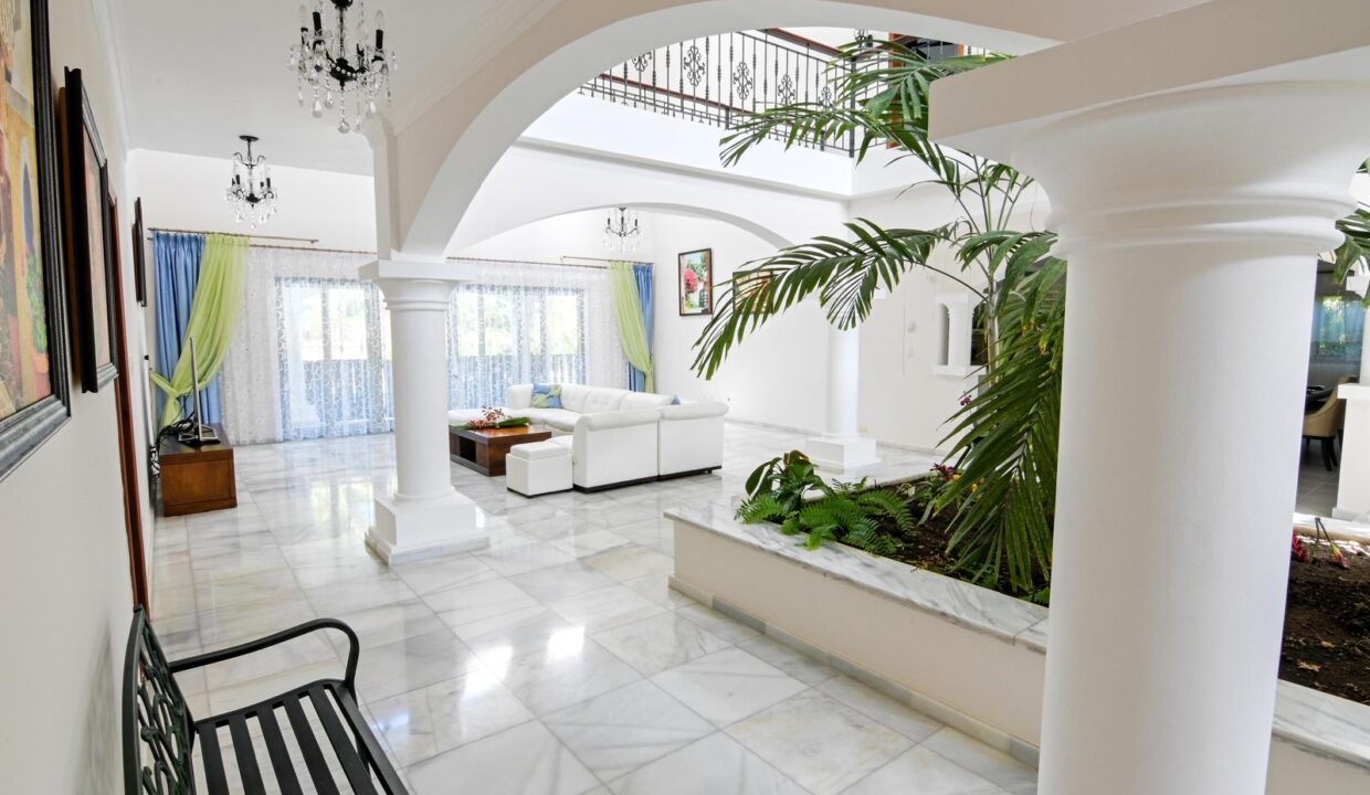Villa for Sale in Cocotal Golf & Country Club Punta Cana Iana Rogova