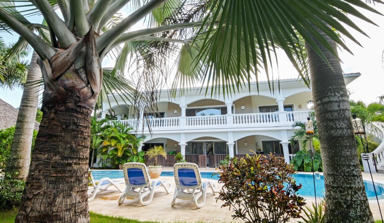Villa for Sale in Cocotal Golf & Country Club Punta Cana Iana Rogova