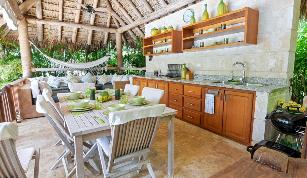 Villa for Sale in Cocotal Golf & Country Club Punta Cana Iana Rogova