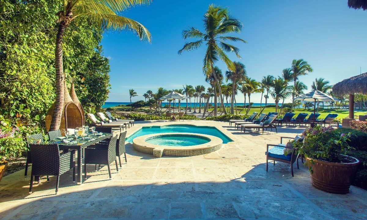 Luxury_villa_caleton_buy