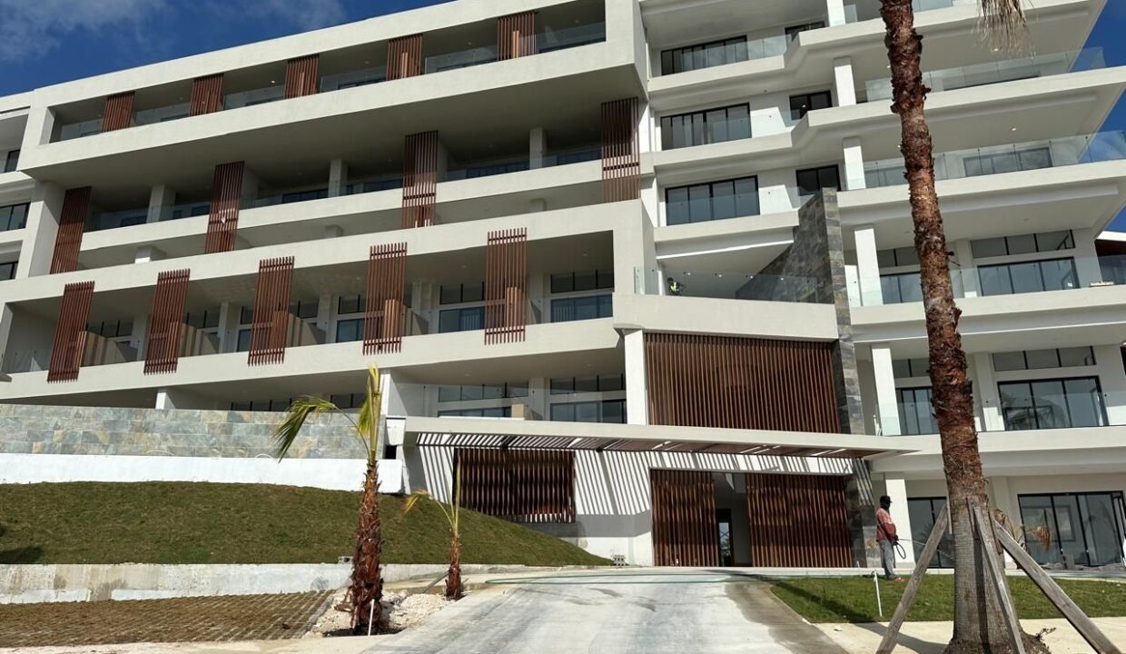 Luxury  Apartment with Ocean and Golf Course Views in Cap Cana's Las Iguanas Residential Complex