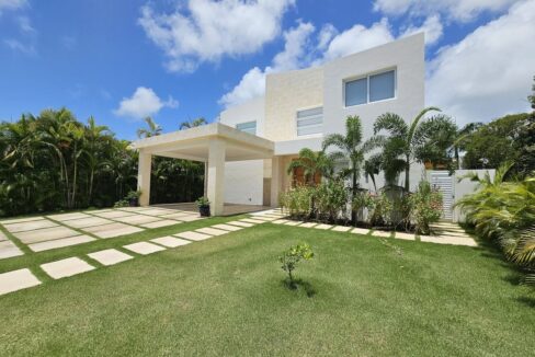 Jasmines 16. Stunning Two-Story Family Home in Prestigious Puntacana Village