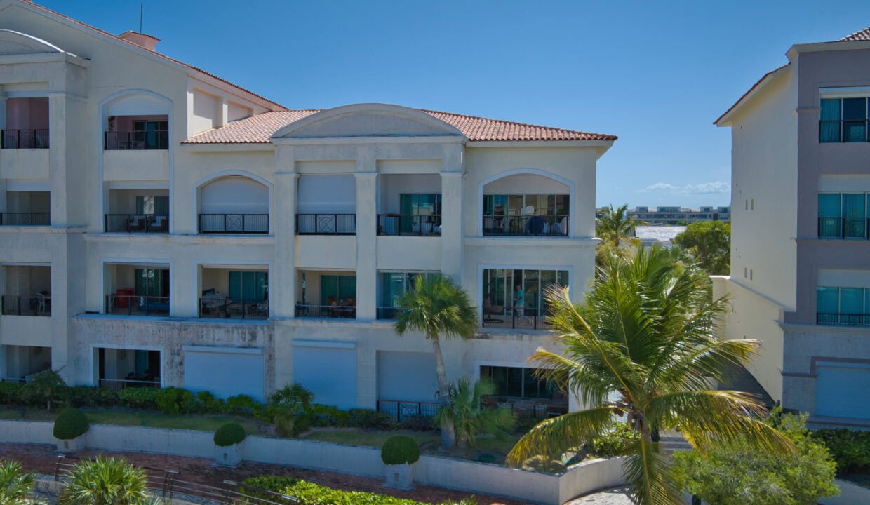 Aquamarina_Cap_Cana_Marina_Condos (1)
