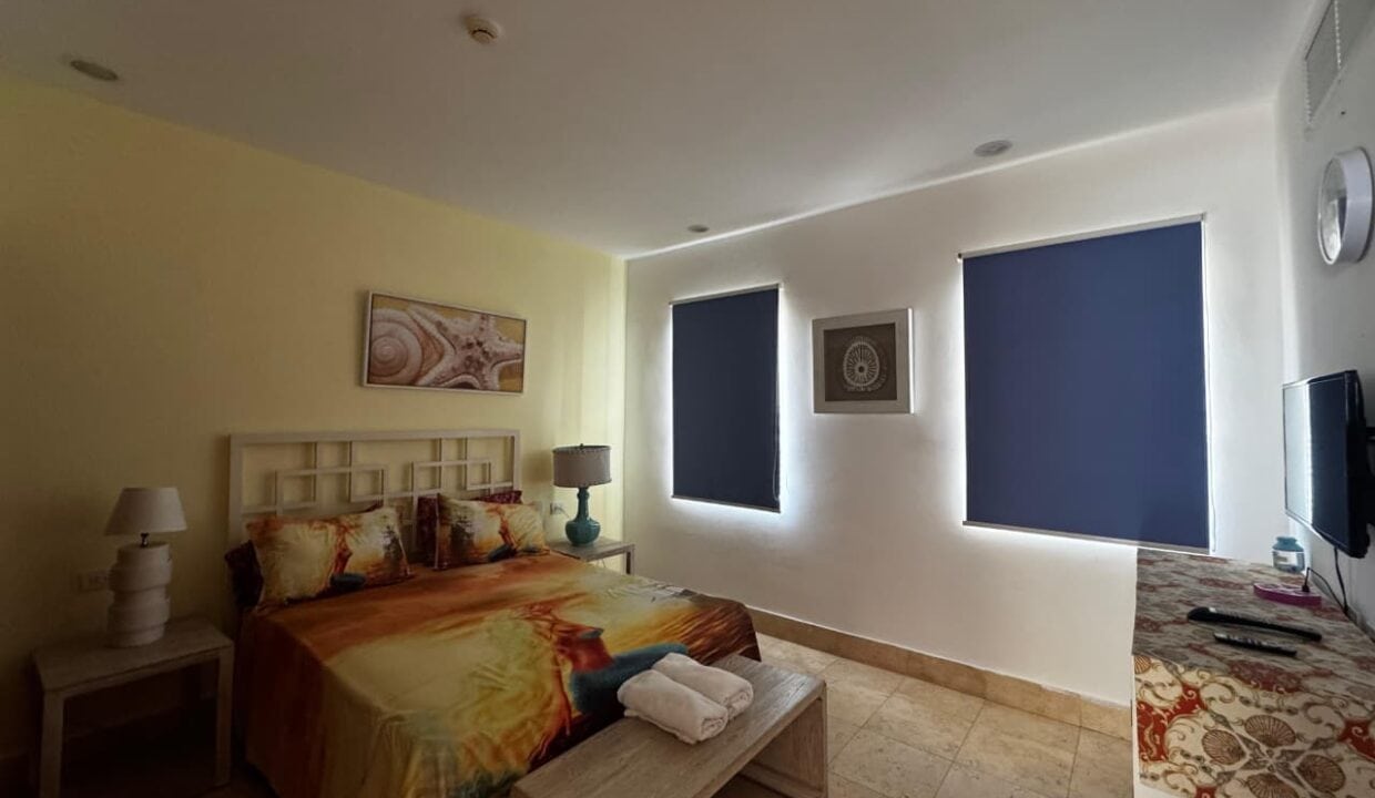 SOTOGRANDE_CAP_CANA_JUANILLO_BEACH_FRONT_PROPERTY (16)