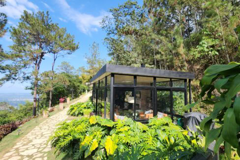 Villa surrounded by nature (1)