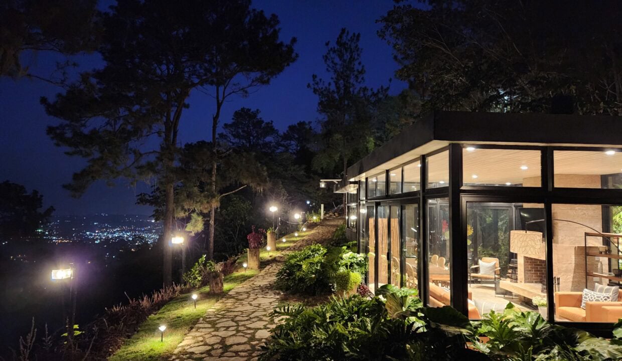 Villa surrounded by nature (15)