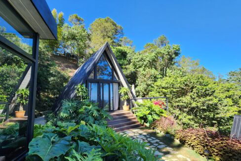 Villa surrounded by nature (22)