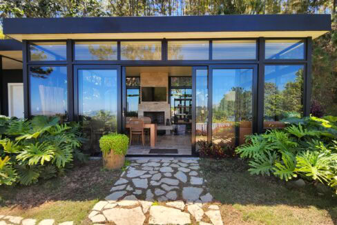 Villa surrounded by nature (33)