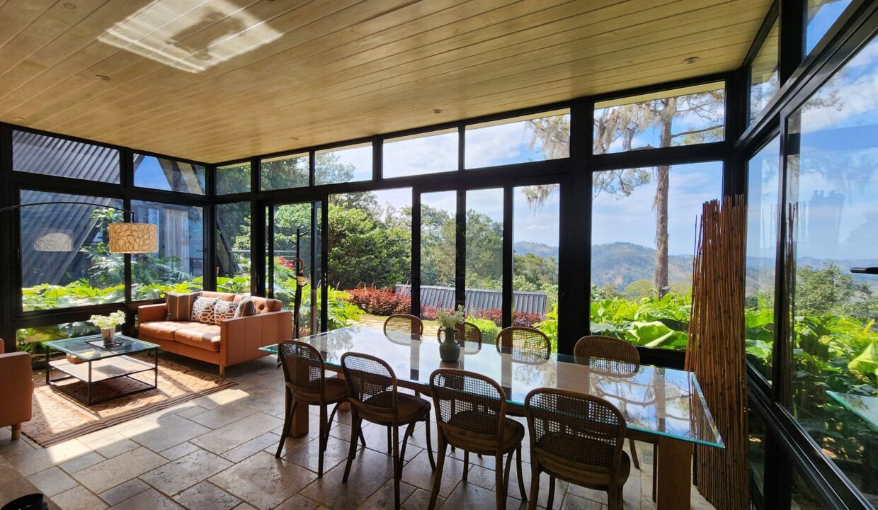 Villa surrounded by nature (6)