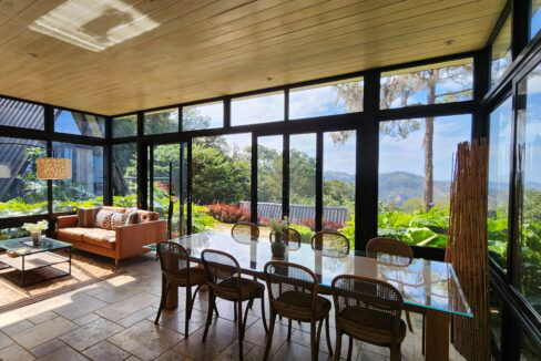 Villa surrounded by nature (6)