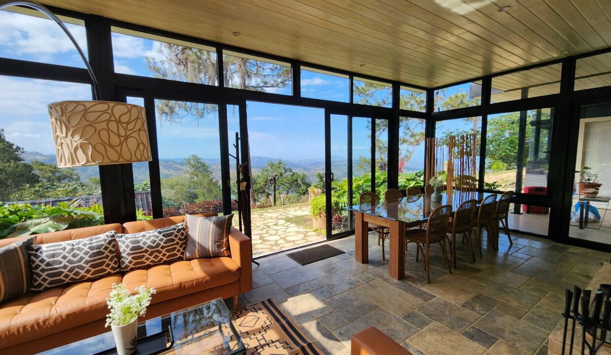 Villa surrounded by nature (7)