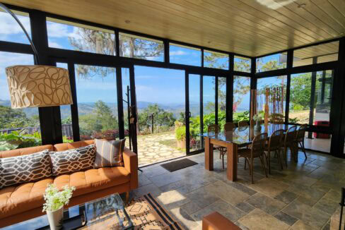 Villa surrounded by nature (7)